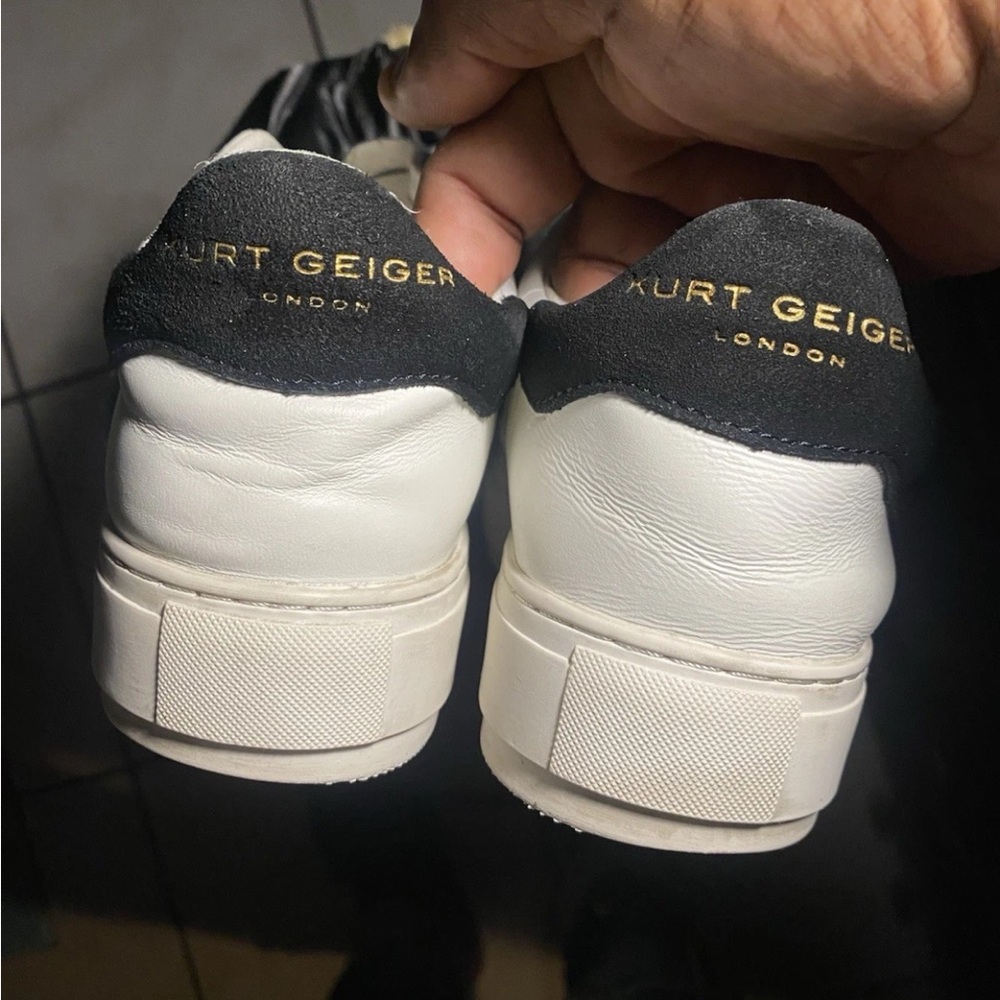 Kurt Geiger Men's White and Black Sneakers